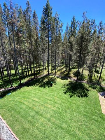 4070 Southgate, Island Park, ID 83429