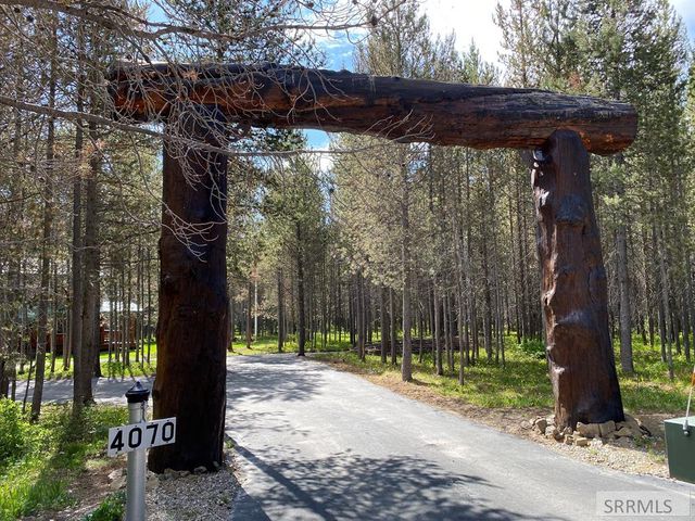 4070 Southgate, Island Park, ID 83429