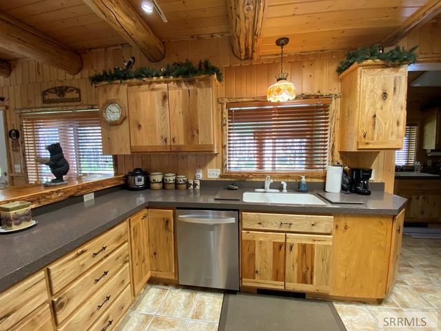 4070 Southgate, Island Park, ID 83429