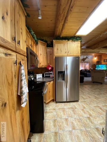 4070 Southgate, Island Park, ID 83429