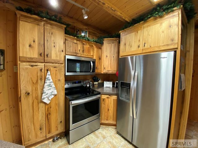 4070 Southgate, Island Park, ID 83429