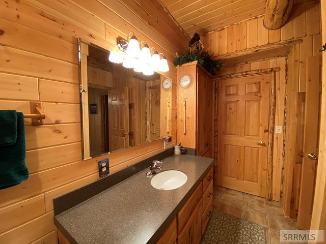 4070 Southgate, Island Park, ID 83429