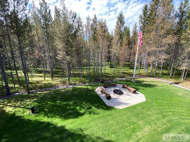 4070 Southgate, Island Park, ID 83429