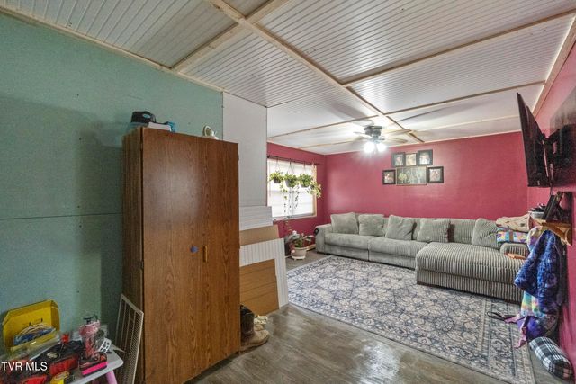 2002 Ivanhoe Road, Morristown, TN 37814