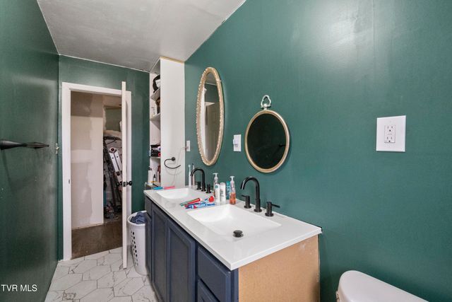 2002 Ivanhoe Road, Morristown, TN 37814