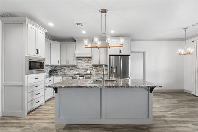 2409 Fallview Drive, Edmond, OK 73034