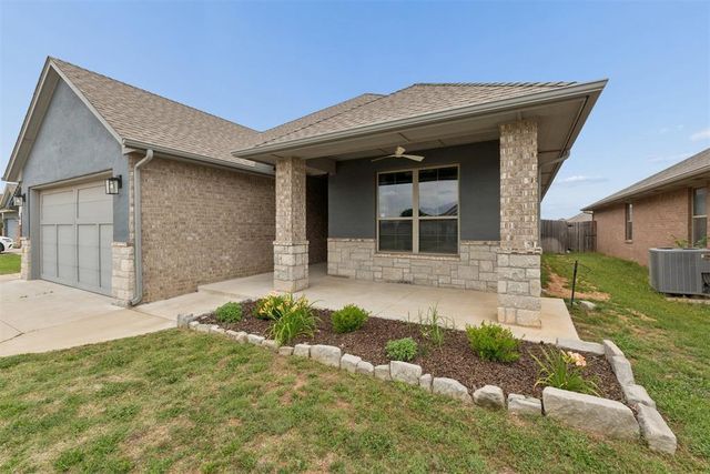 2409 Fallview Drive, Edmond, OK 73034