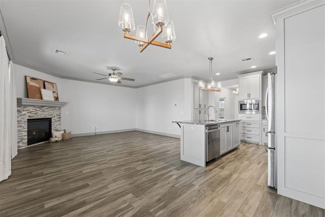 2409 Fallview Drive, Edmond, OK 73034