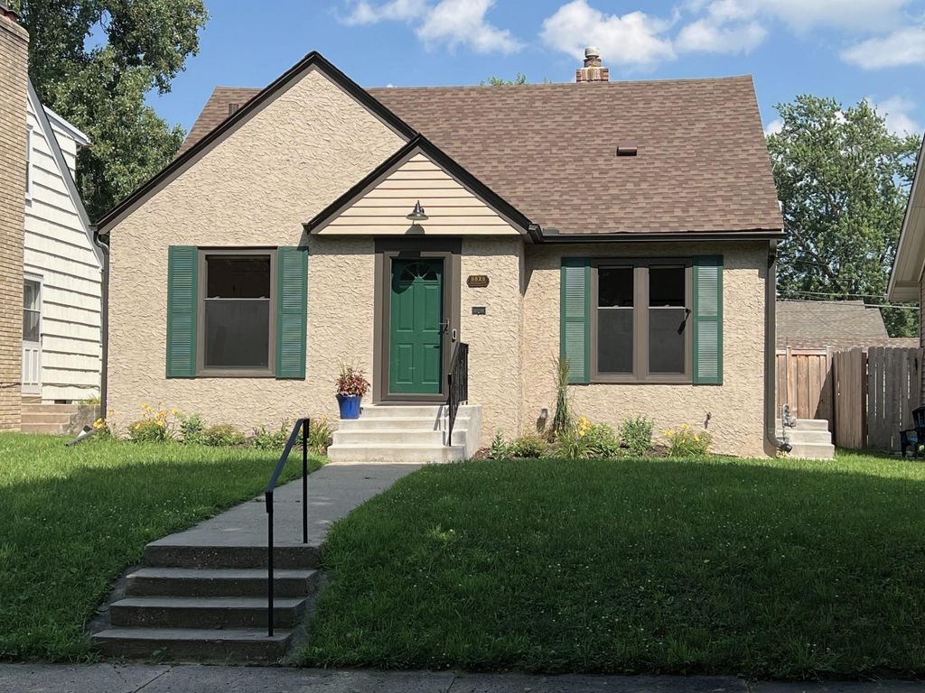 5525 35th Avenue S, Minneapolis, MN 55417