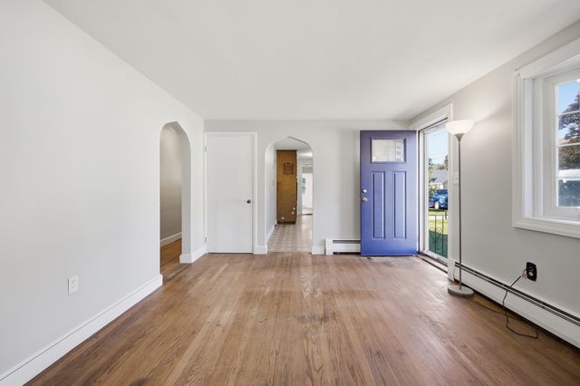 65 Bay State Cir, Abington, MA 02351