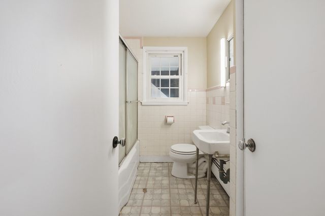 65 Bay State Cir, Abington, MA 02351