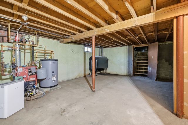 65 Bay State Cir, Abington, MA 02351