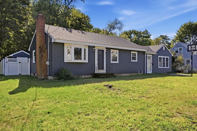 65 Bay State Cir, Abington, MA 02351