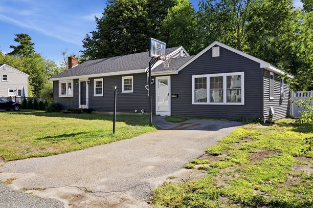 65 Bay State Cir, Abington, MA 02351