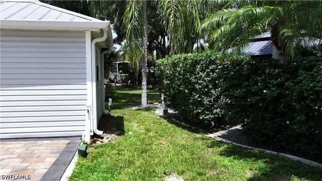 10067 PARKWOOD DR, Fort Myers, FL 33905