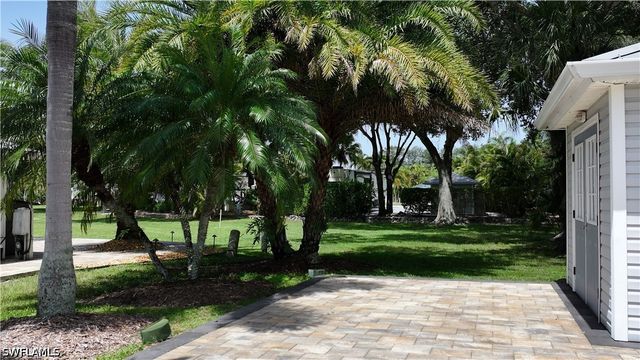 10067 PARKWOOD DR, Fort Myers, FL 33905
