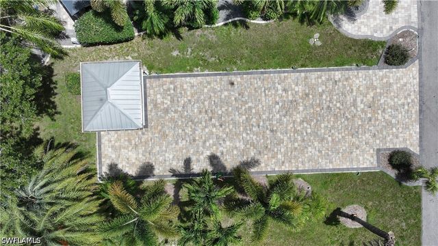 10067 PARKWOOD DR, Fort Myers, FL 33905