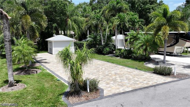10067 PARKWOOD DR, Fort Myers, FL 33905