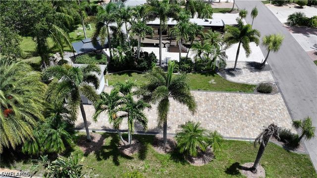 10067 PARKWOOD DR, Fort Myers, FL 33905