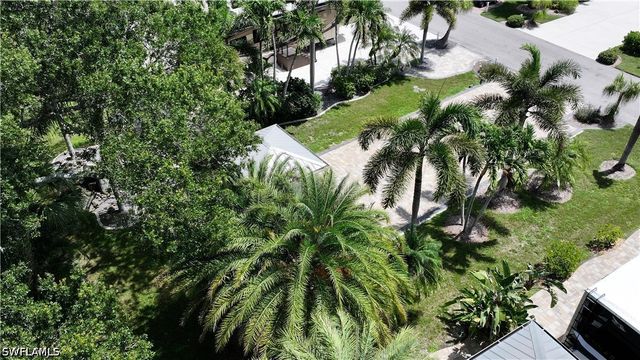 10067 PARKWOOD DR, Fort Myers, FL 33905