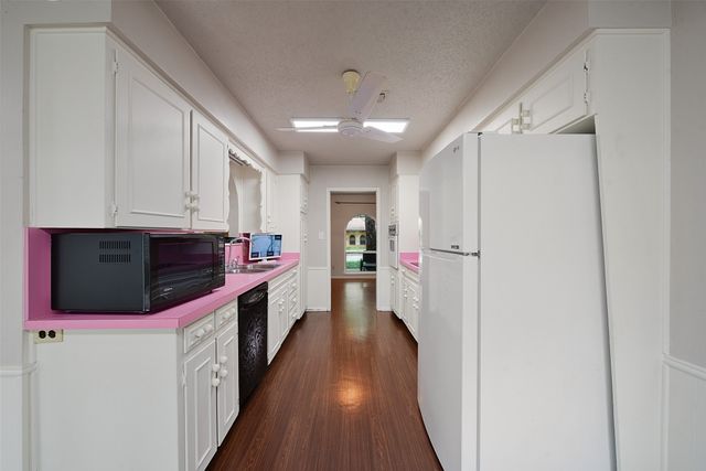412 Twin Creek Drive, Hurst, TX 76053