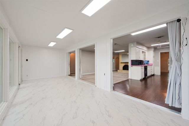 412 Twin Creek Drive, Hurst, TX 76053