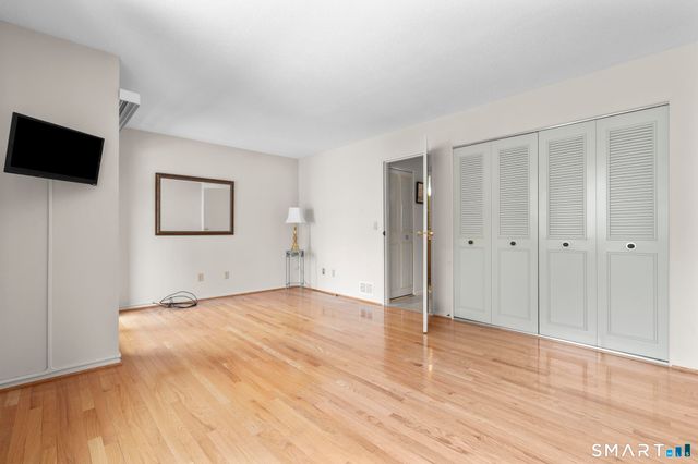 43 Hampton Park 43, Branford, CT 06405