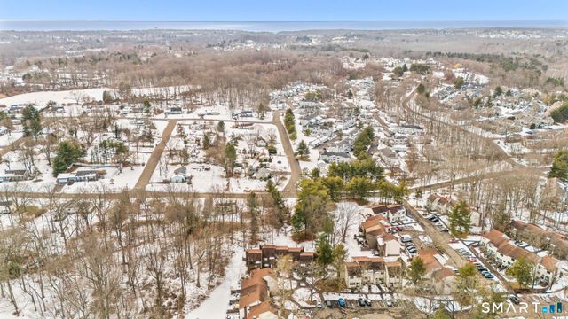 43 Hampton Park 43, Branford, CT 06405