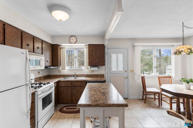 43 Hampton Park 43, Branford, CT 06405