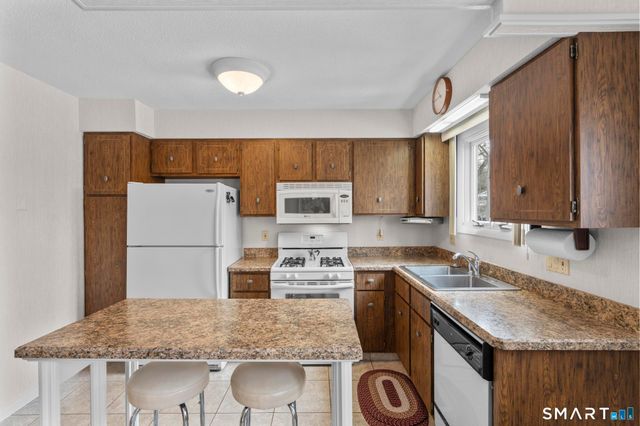 43 Hampton Park 43, Branford, CT 06405