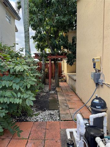 14241 SW 36th St, Miami, FL 33175