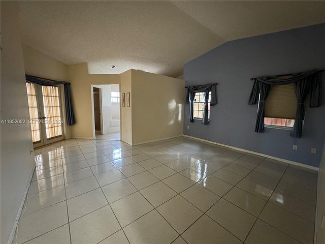 14241 SW 36th St, Miami, FL 33175