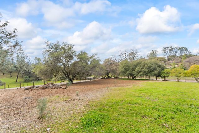 3840 Charbray Ct, Shingle Springs, CA 95682
