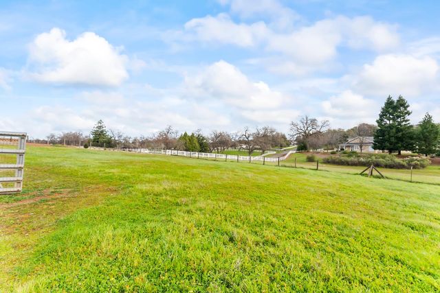 3840 Charbray Ct, Shingle Springs, CA 95682