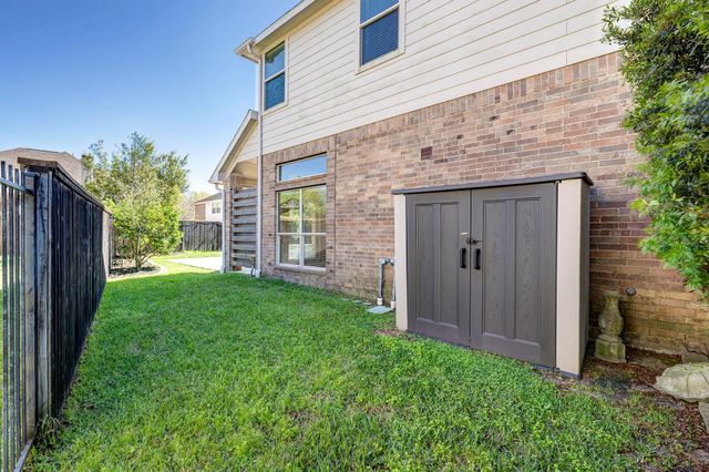 11 Red Wagon Drive, Spring, TX 77389