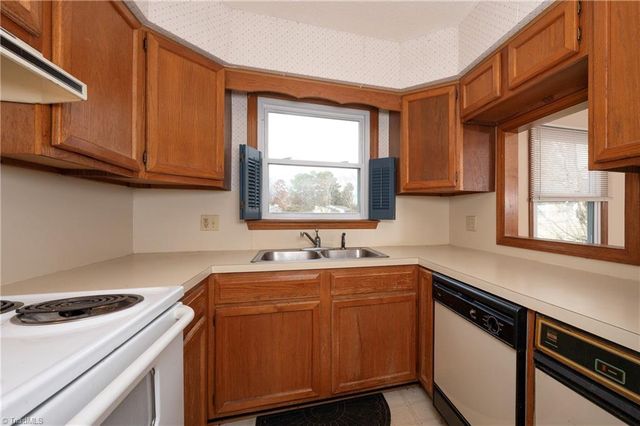 2301 Flagstone Court D, Winston-salem, NC 27103