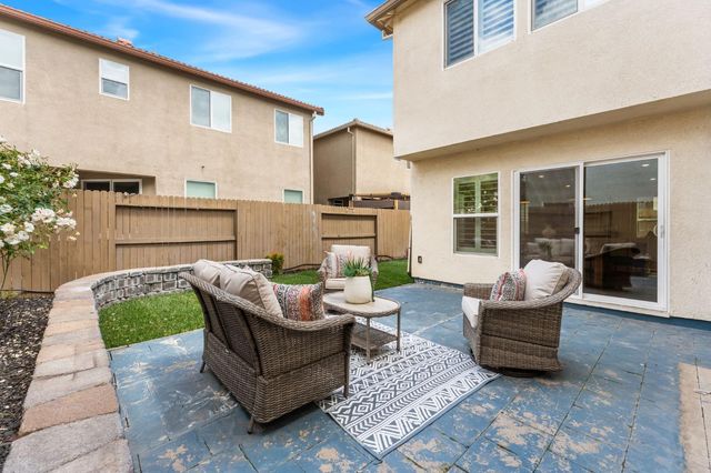 15 Bristle Bark Pl, Sacramento, CA 95835