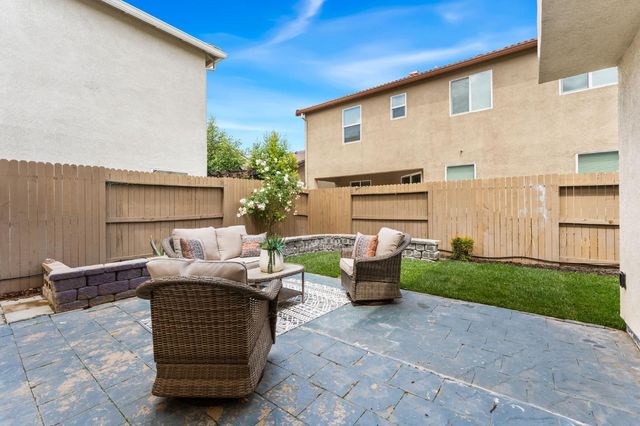 15 Bristle Bark Pl, Sacramento, CA 95835