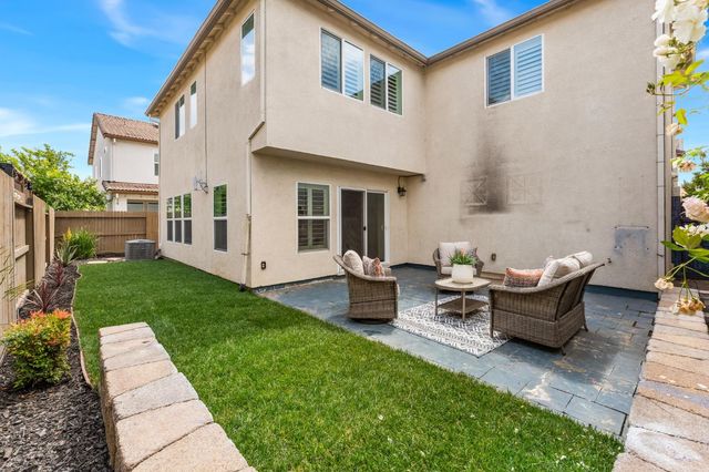 15 Bristle Bark Pl, Sacramento, CA 95835