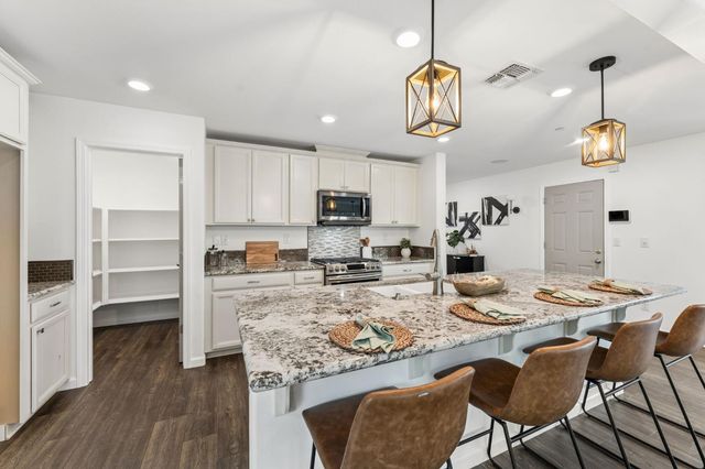 15 Bristle Bark Pl, Sacramento, CA 95835