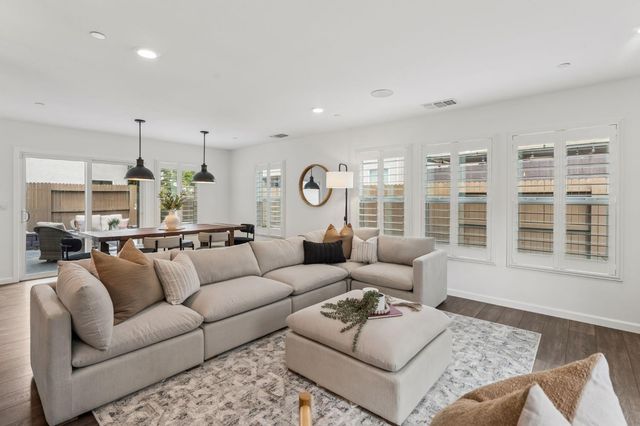 15 Bristle Bark Pl, Sacramento, CA 95835