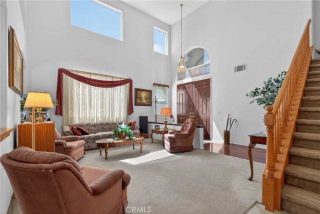 21012 Oakriver, Newhall, CA 91321