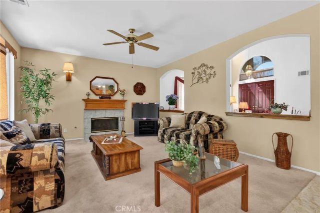 21012 Oakriver, Newhall, CA 91321