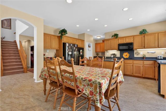 21012 Oakriver, Newhall, CA 91321