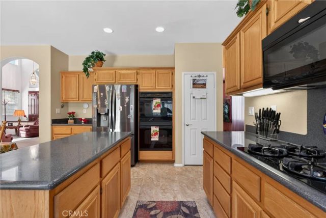 21012 Oakriver, Newhall, CA 91321