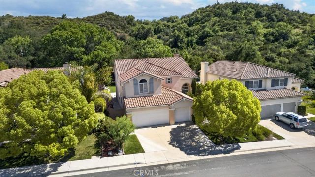 21012 Oakriver, Newhall, CA 91321