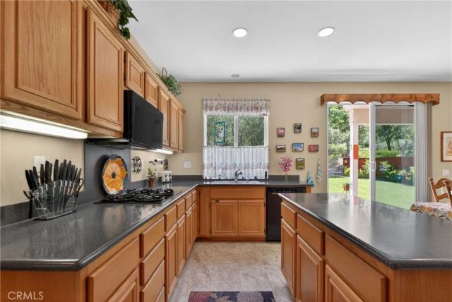 21012 Oakriver, Newhall, CA 91321