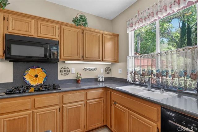 21012 Oakriver, Newhall, CA 91321