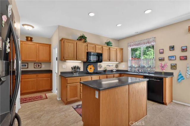 21012 Oakriver, Newhall, CA 91321