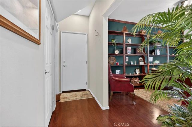 21012 Oakriver, Newhall, CA 91321